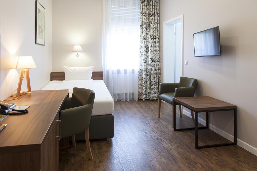 Hotel Engelbert อิเซอร์โลห์น ภายนอก รูปภาพ